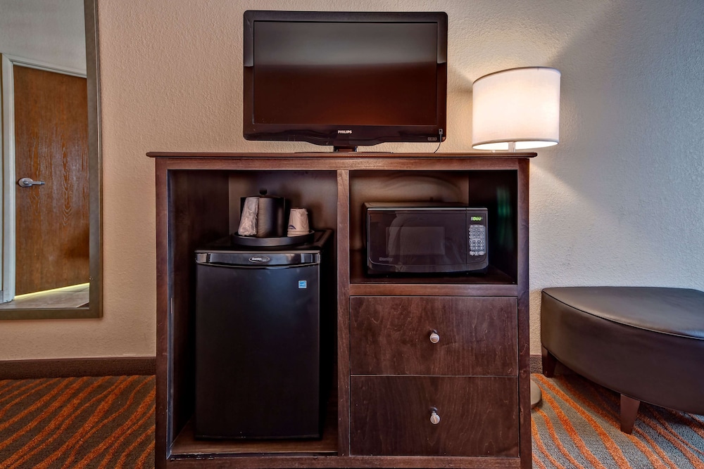 Hampton Inn Clarksville 28/77