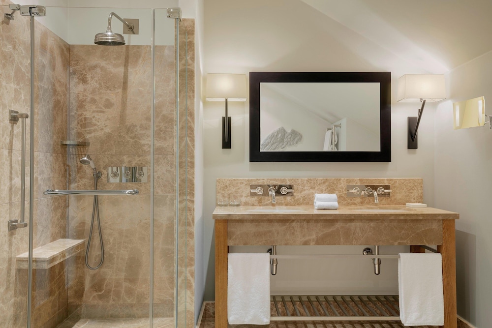 جناح جونيور بسرير كينج، Augustine Hotel Prague 6/8