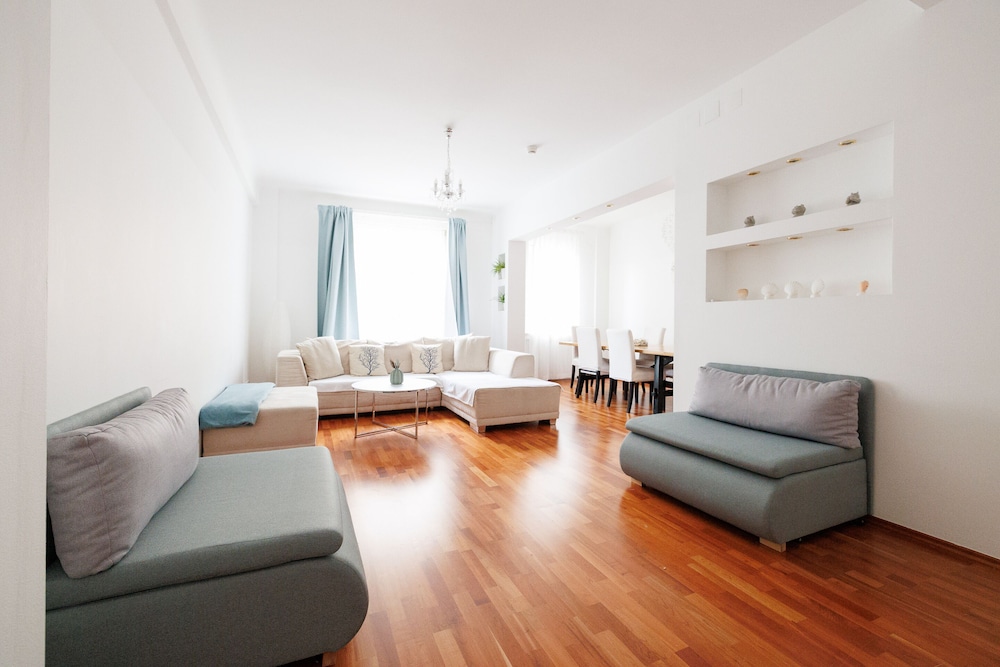 Opera City Center Apartments 35/50