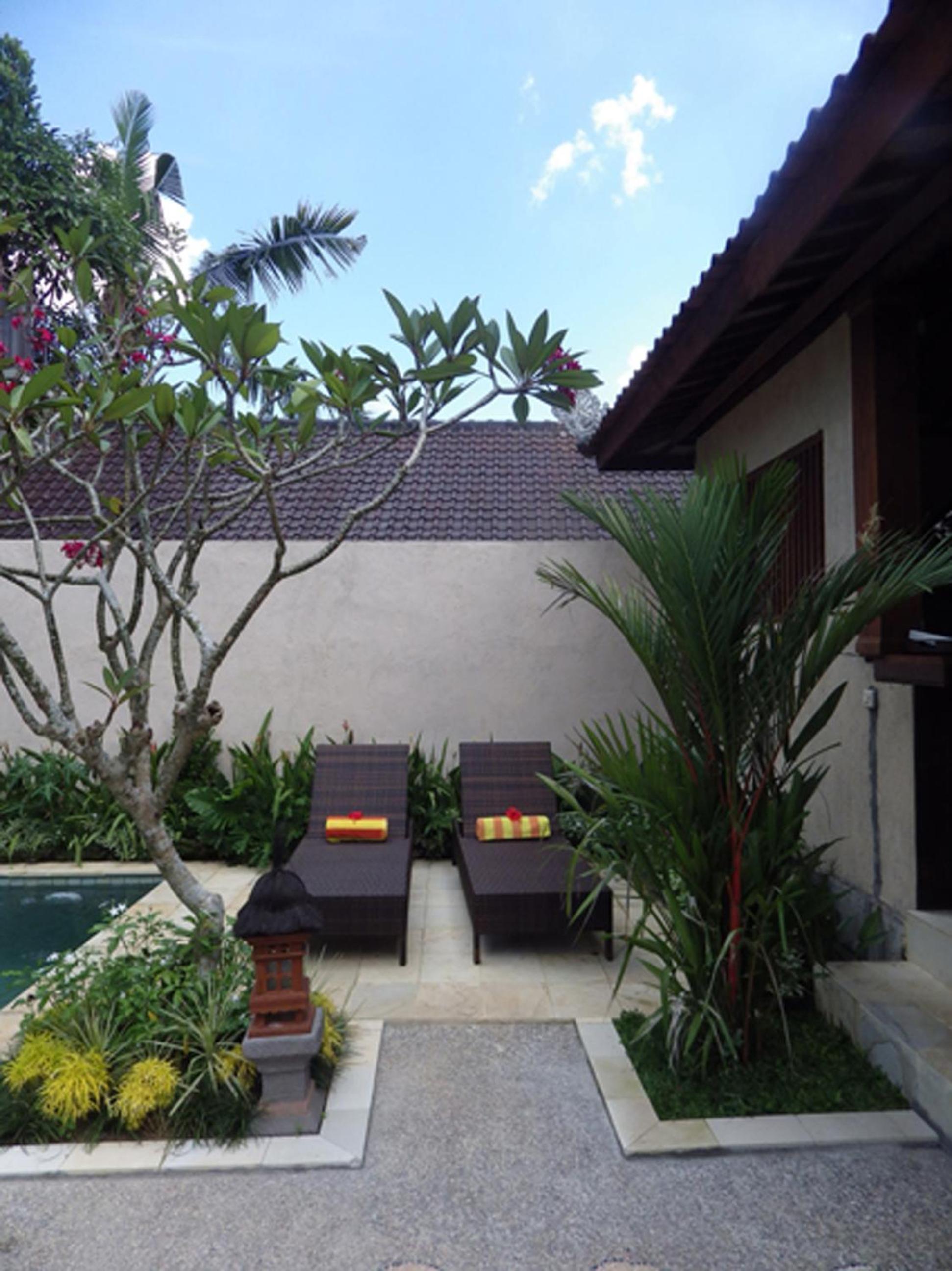 Lily Lane Villas 48/50