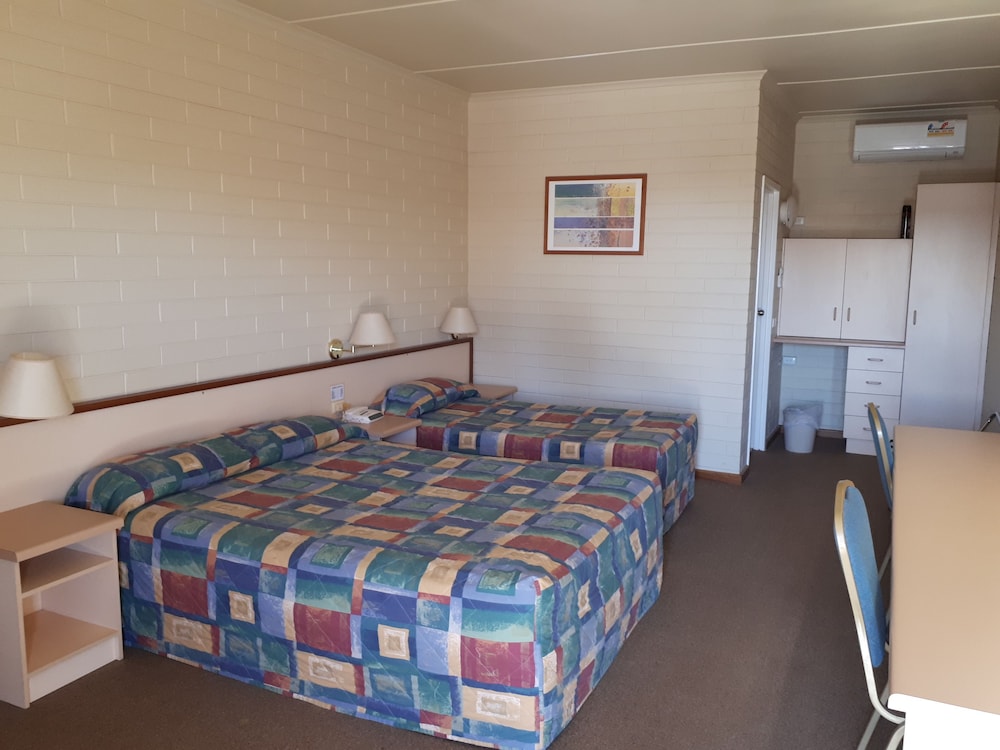 Opal Inn Hotel Motel 13/68