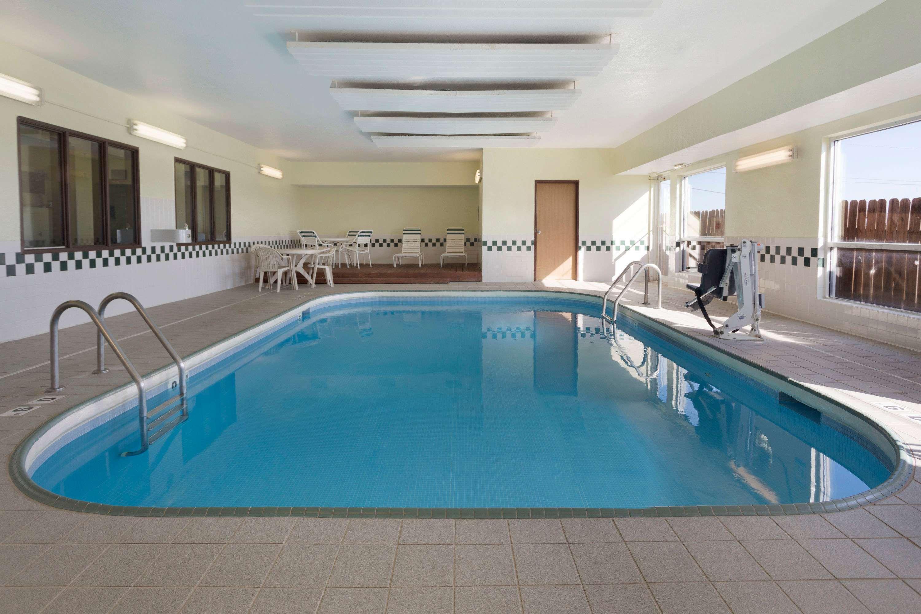 swimming pool spa