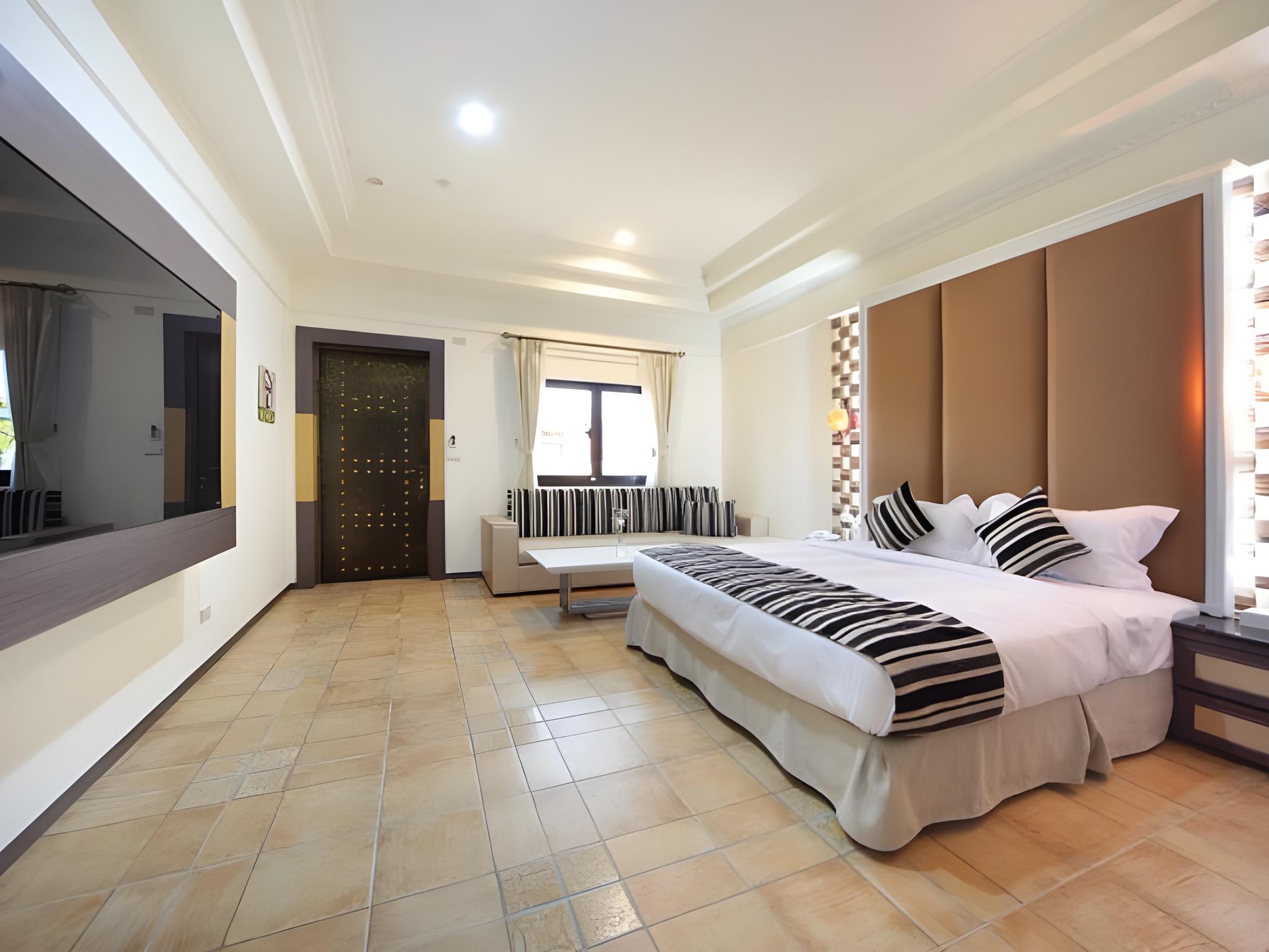 Room, Double Bed