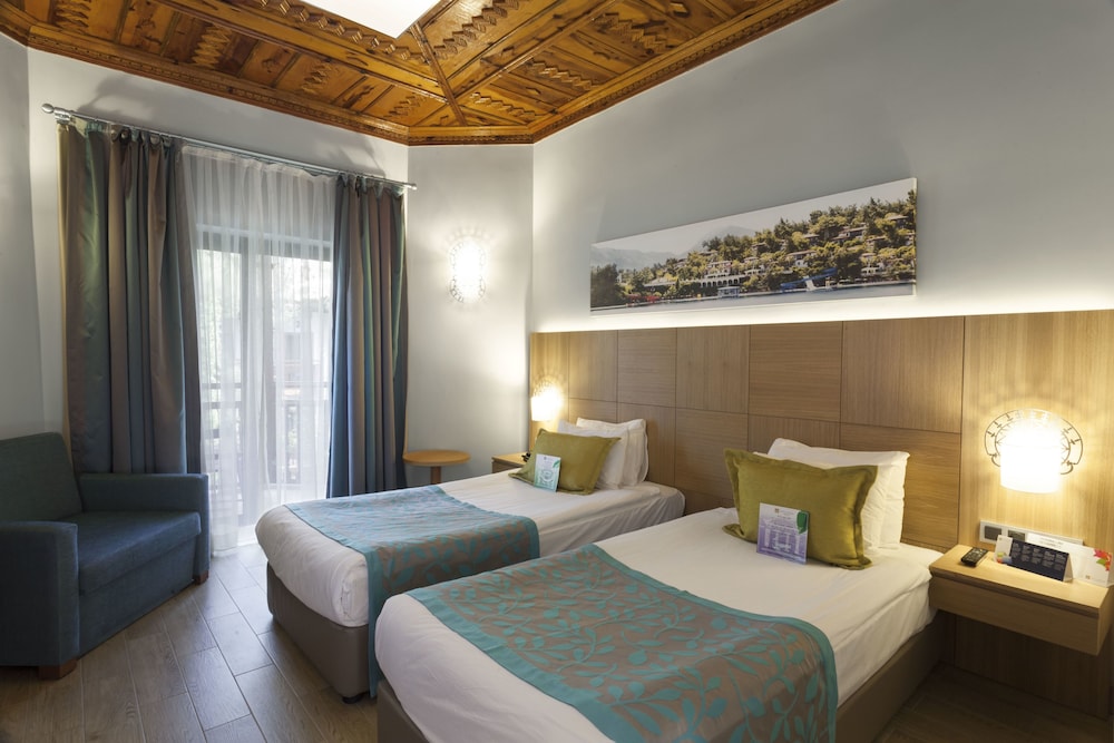 Club & Hotel Letoonia 14/71