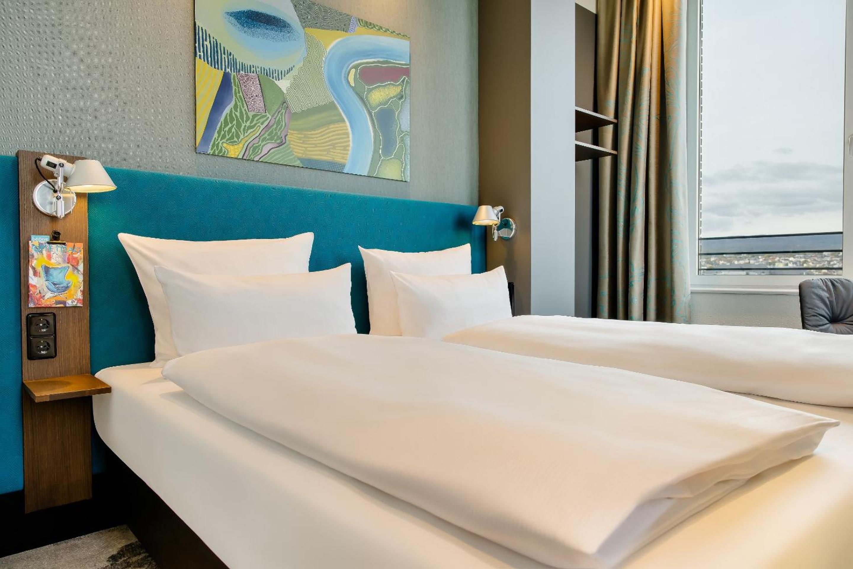 غرفة بسرير كوين، Hotel Motel One Wiesbaden 4/8