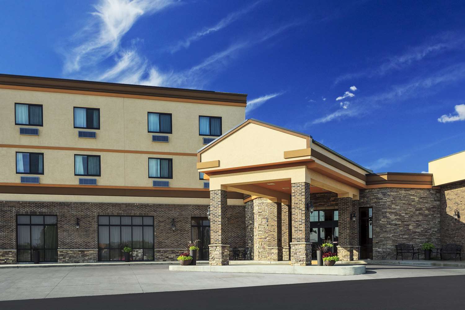 Roosevelt Grand Dakota, SureStay Collection by Best Western in DICKINSON - ND