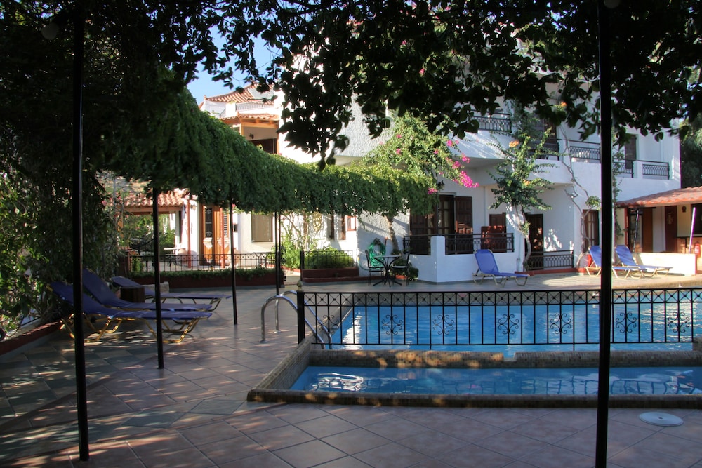 Hotel Mary 30/38