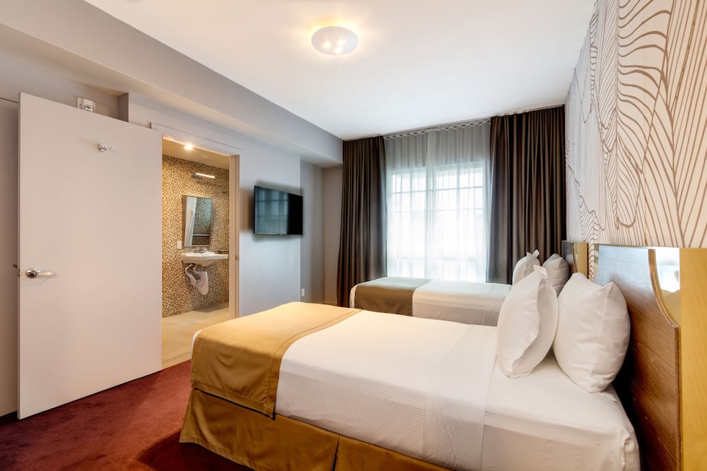 The L Hotel 9/50