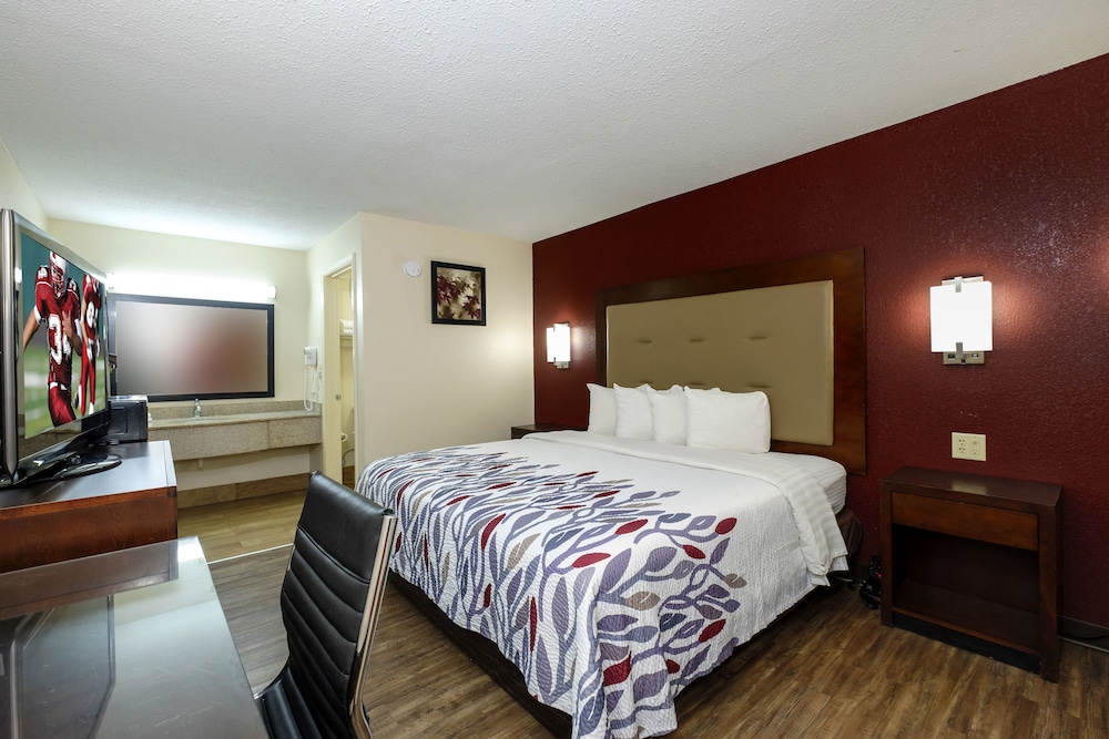 Red Roof Inn Columbus Ms 9/24