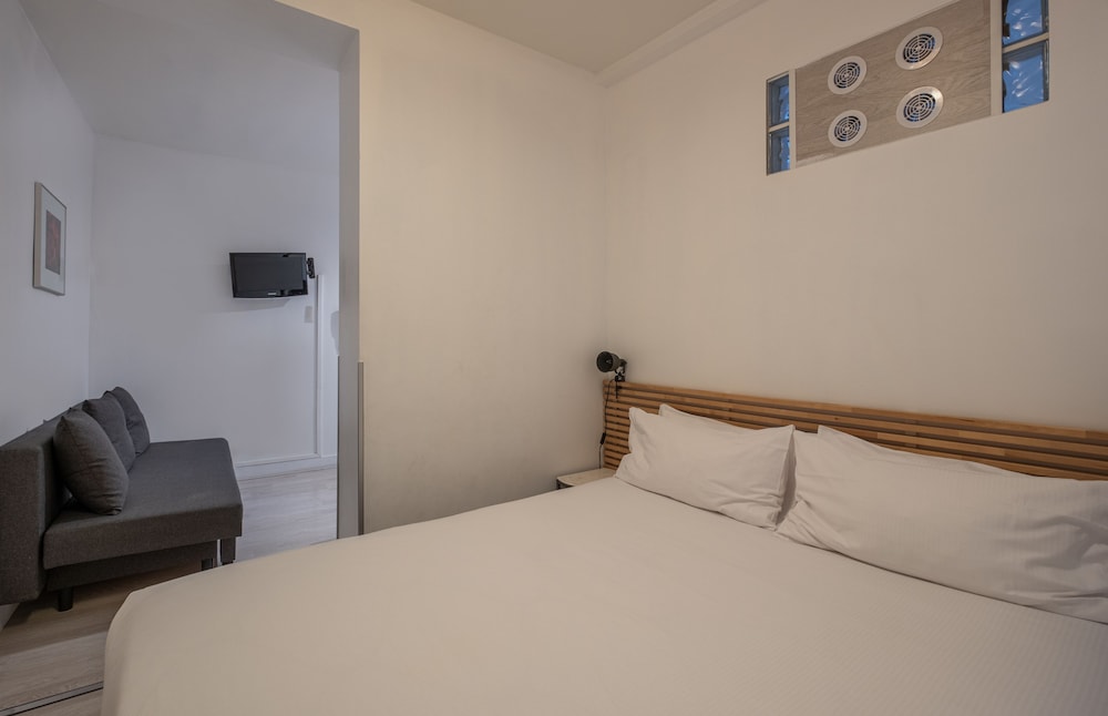 FAMILY, STUDIO, MULTIPLE BEDS