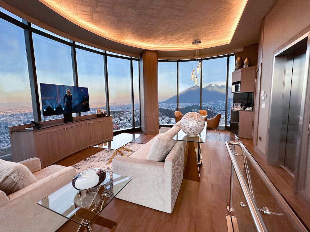 Safi Royal Luxury Metropolitan 22/47