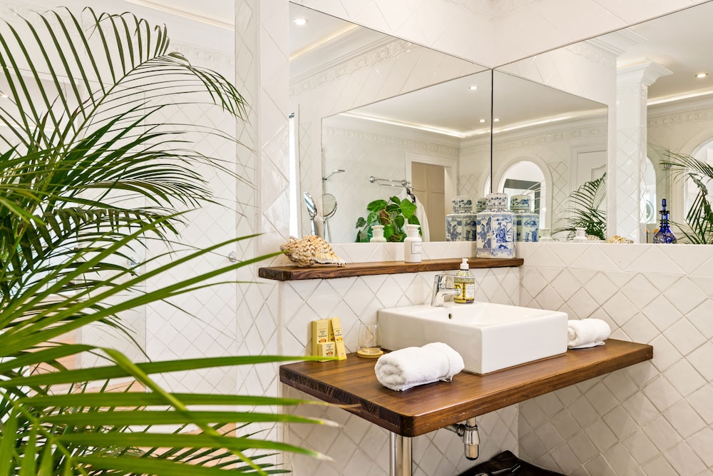 Molo 44 Suites Puerto Banus 50/85
