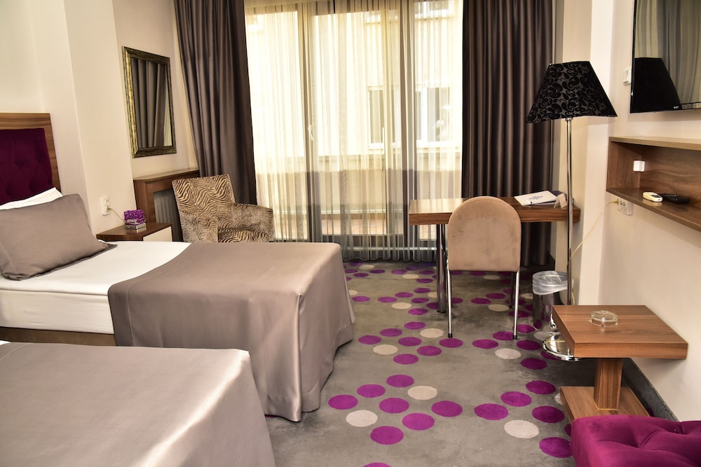 Hande Hotel 23/60