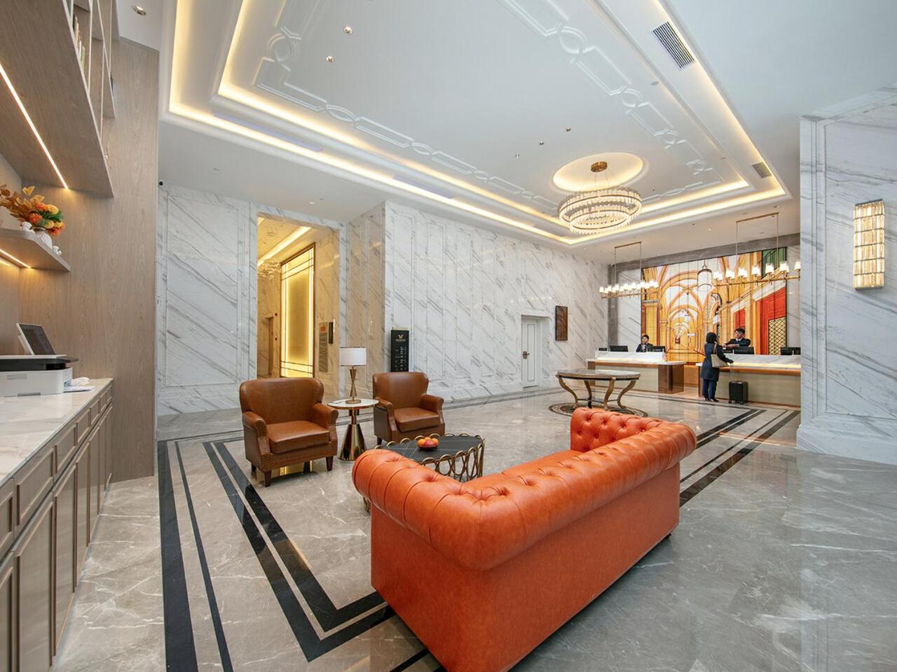 Chengdu Vienna International Hotel (Shuangliu Airport Terminal Beijing Hualian Branch) 35/36