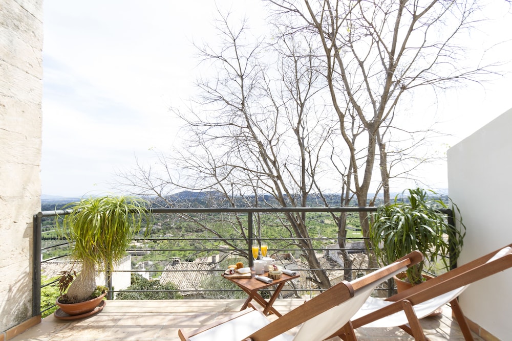 Can Cota Boutique Hotel 57/67