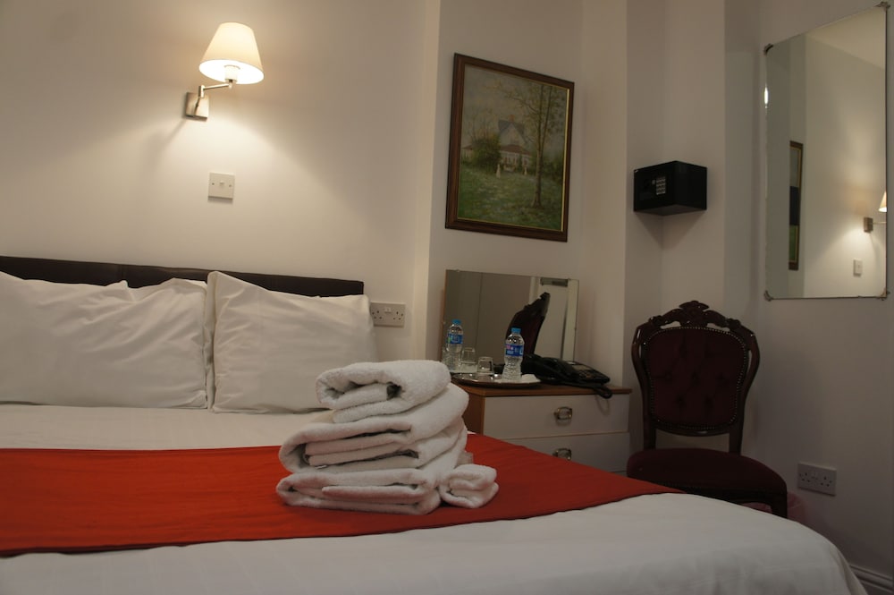 Plaza London Hotel 41/60