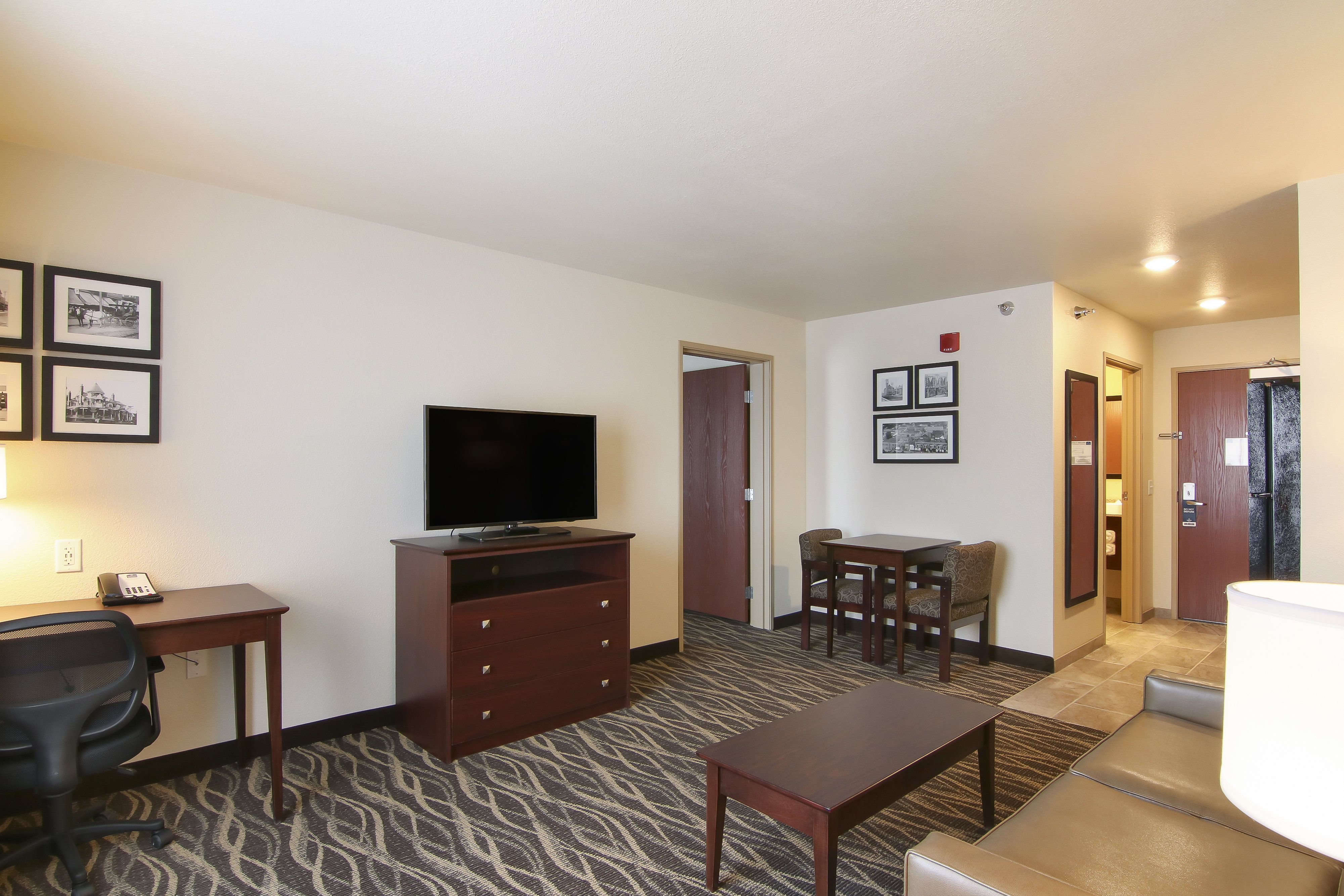 Cobblestone Inn & Suites at UW Stout Downtown Menomonie 50/54