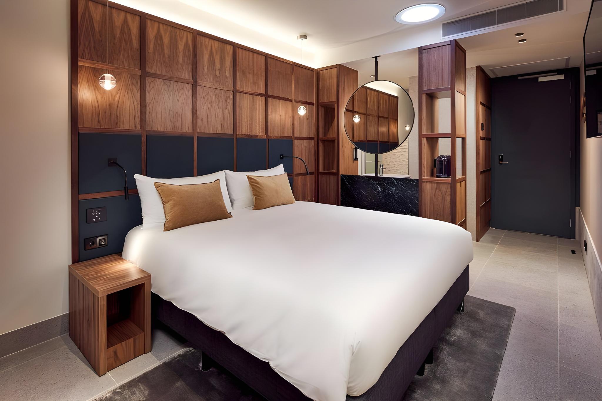 Comfort, Double Bed, No Window