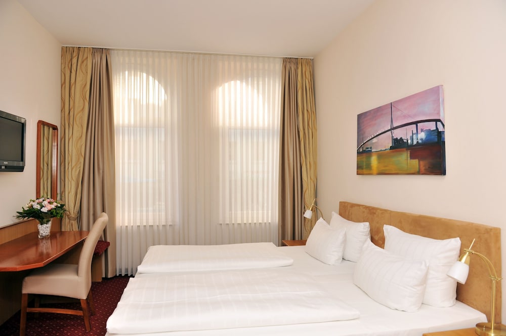 Hotel Furst Bismarck 16/43