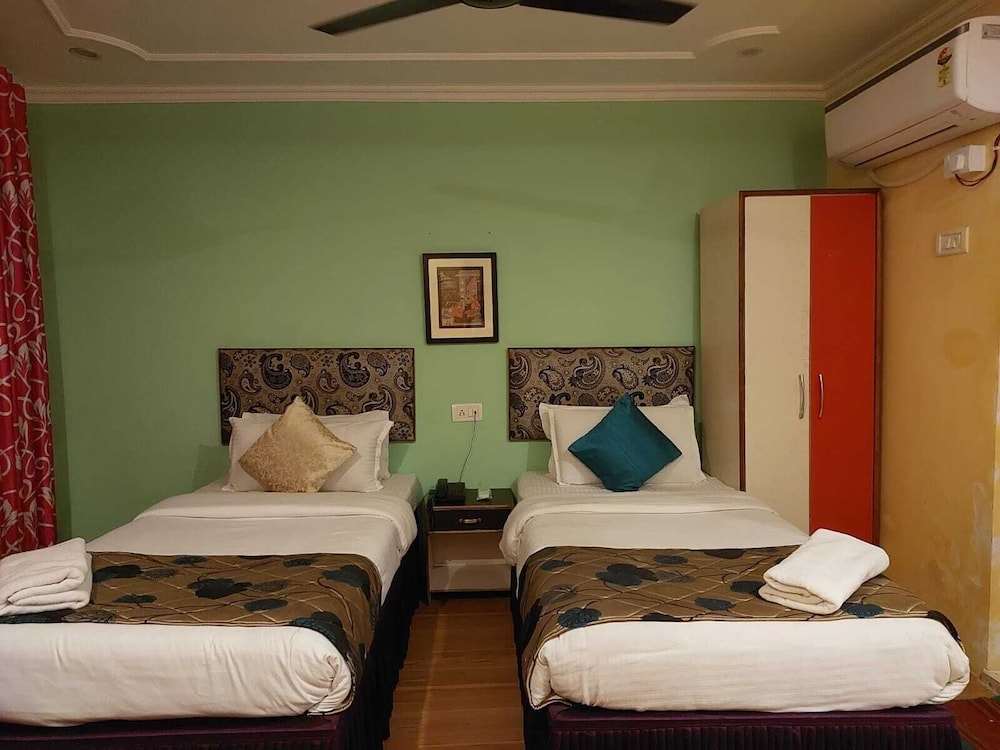 SUPERIOR, TWIN BEDS