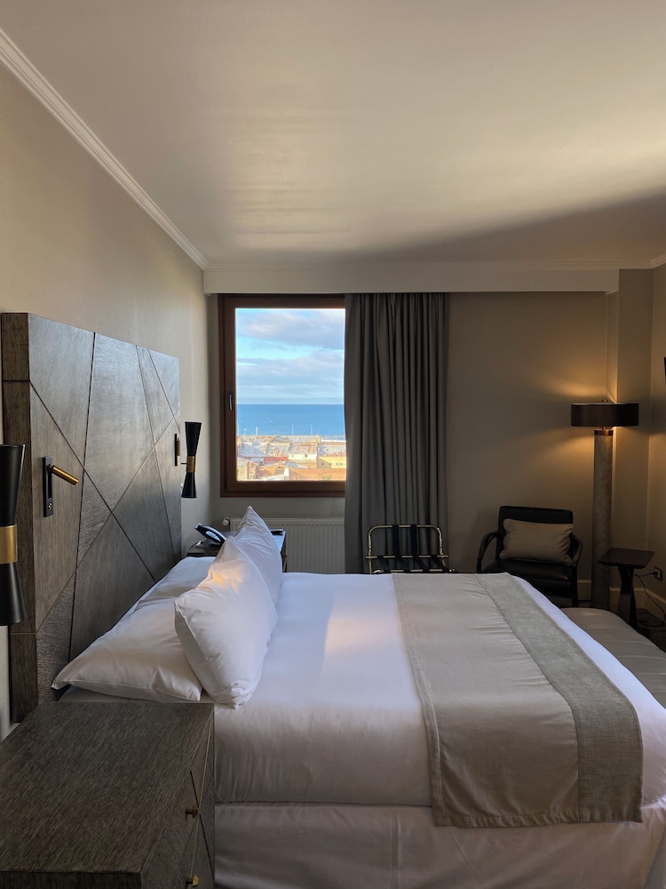 Hotel Cabo de Hornos 32/89