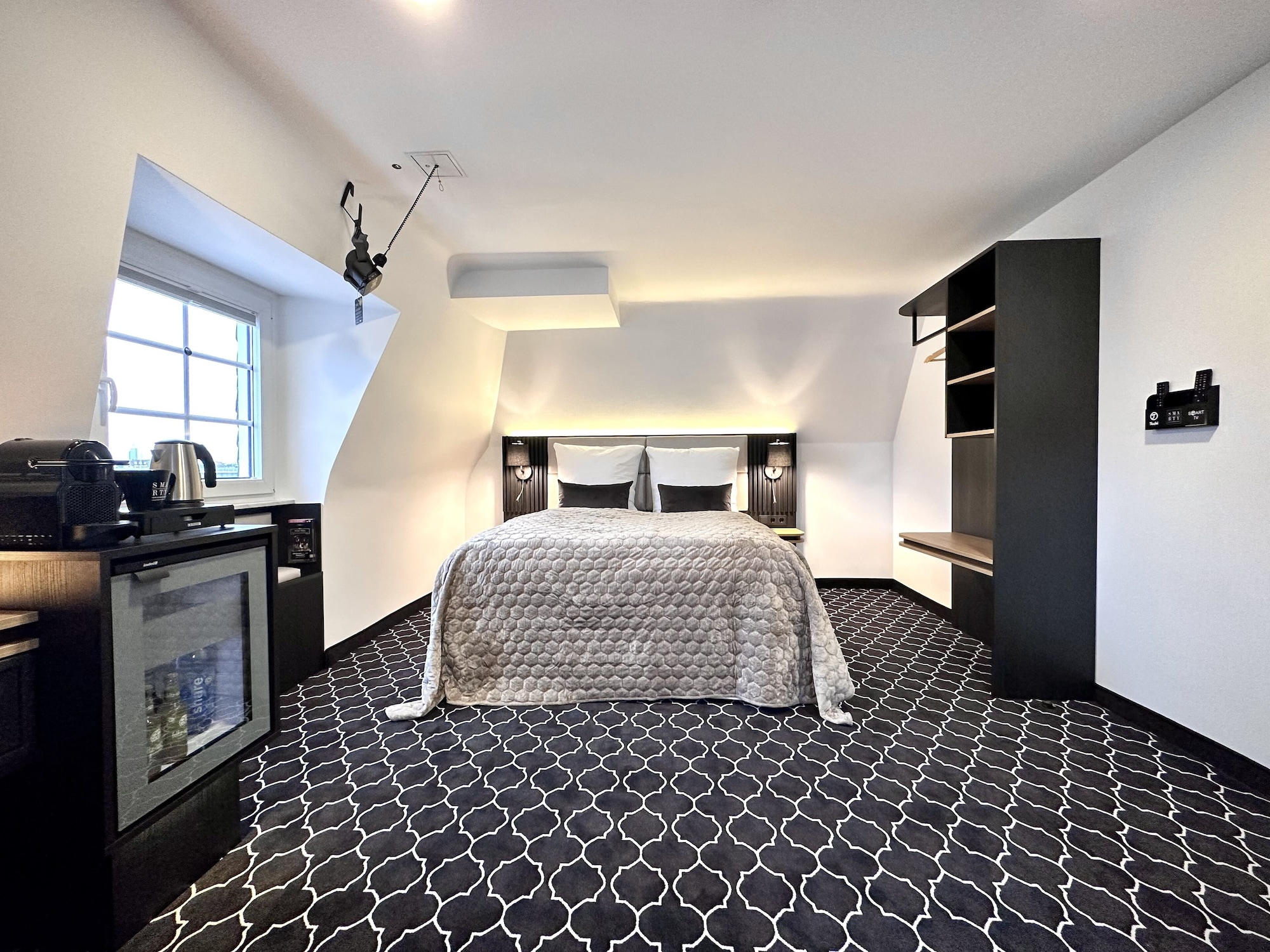 JUNIOR SUITE, STUDIO