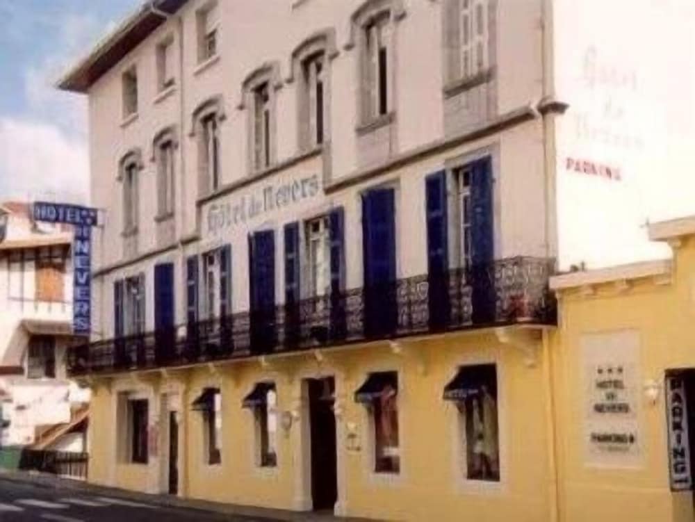 Hotel de Nevers 1/25