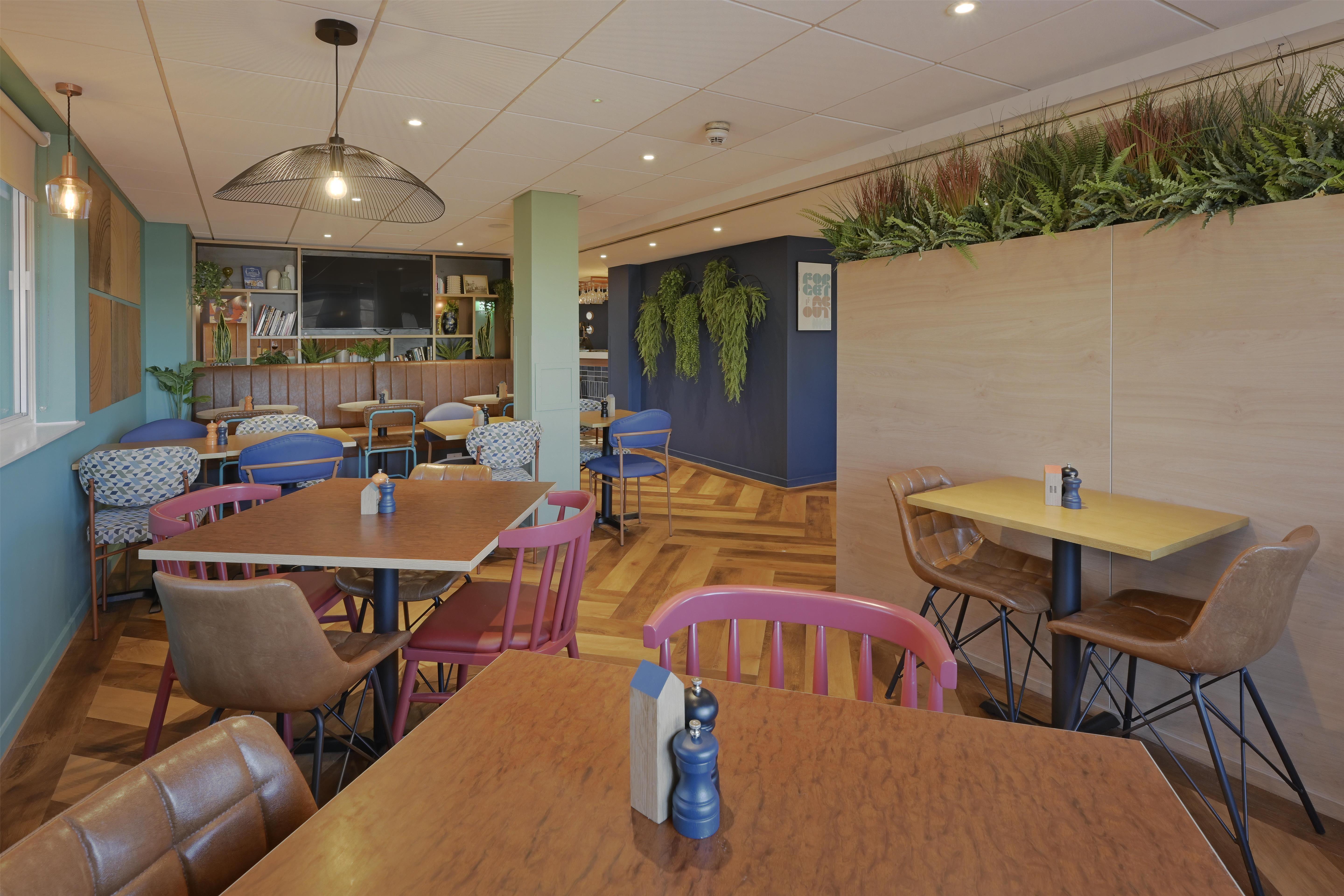 Travelodge Kingston Upon Thames Central 23/26