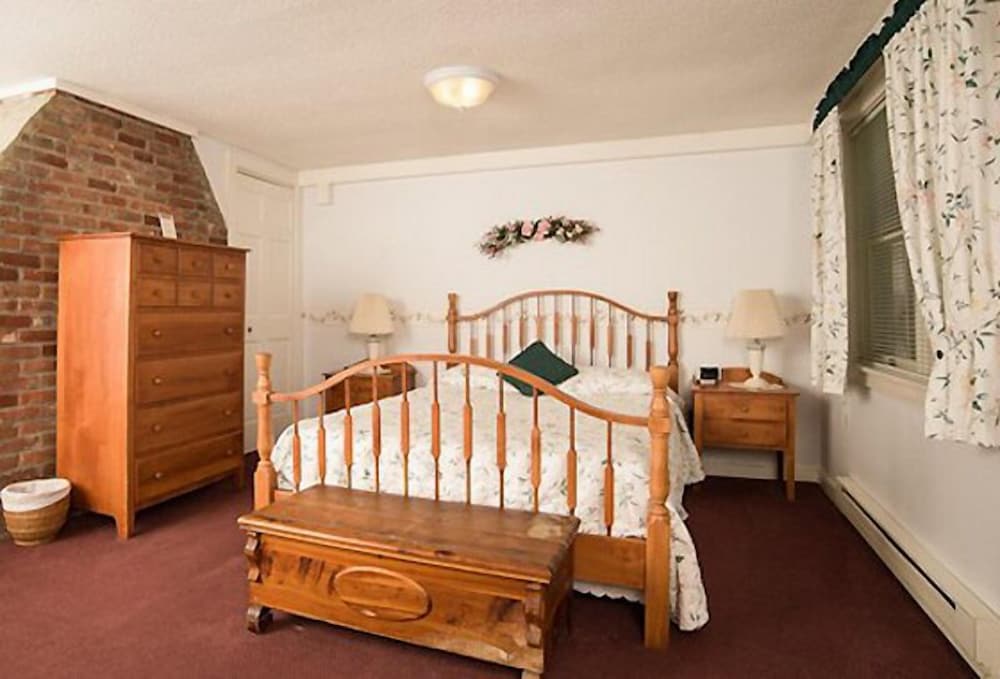 The Vermont Inn 27/50