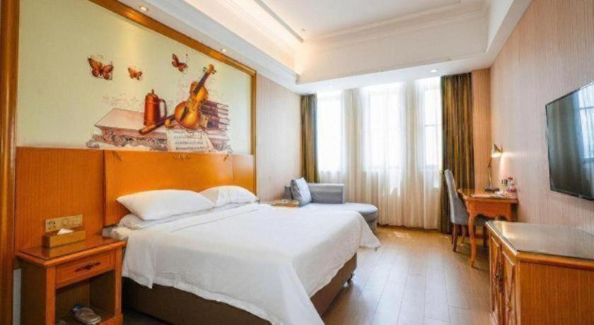 Vienna Hotel (Taicang Zhenghe Road) 25/40