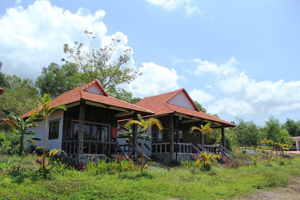 Vung Bau Resort 4/66