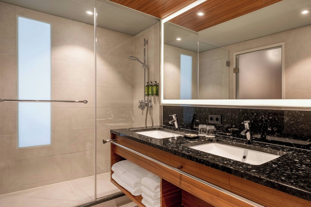 جناح جونيور بسرير كينج، Vienna Marriott Hotel 6/8