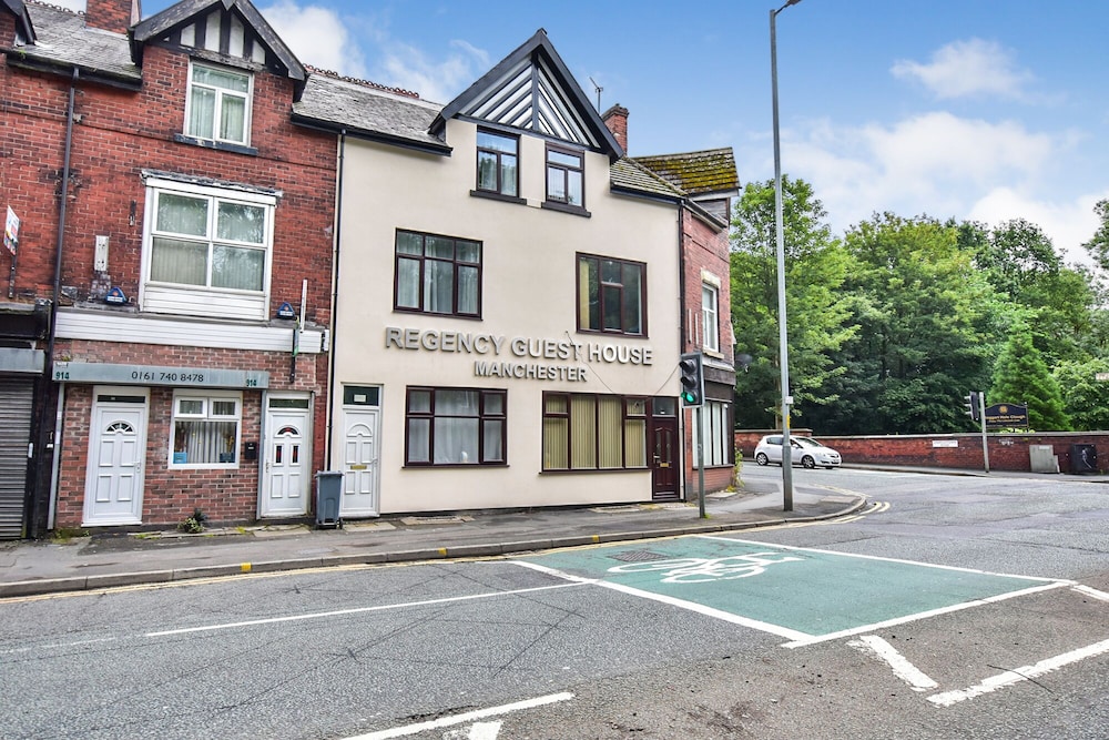 OYO Regency Guest House Manchester North 34/43