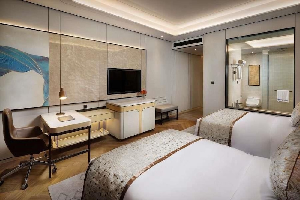 Howard Johnson by Wyndham Yacht Club Hotel Changsha 8/30