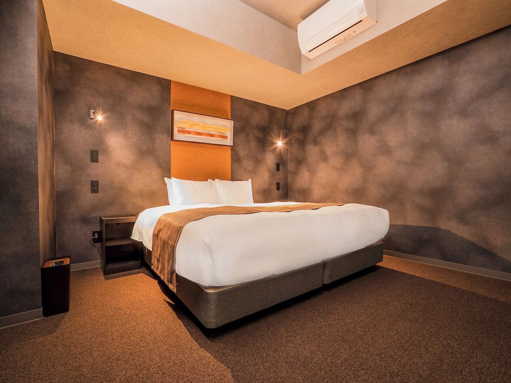 PRESIDENTIAL, SUITE