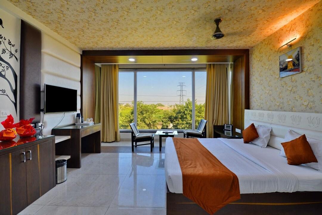 HOTEL TILAK 19/32
