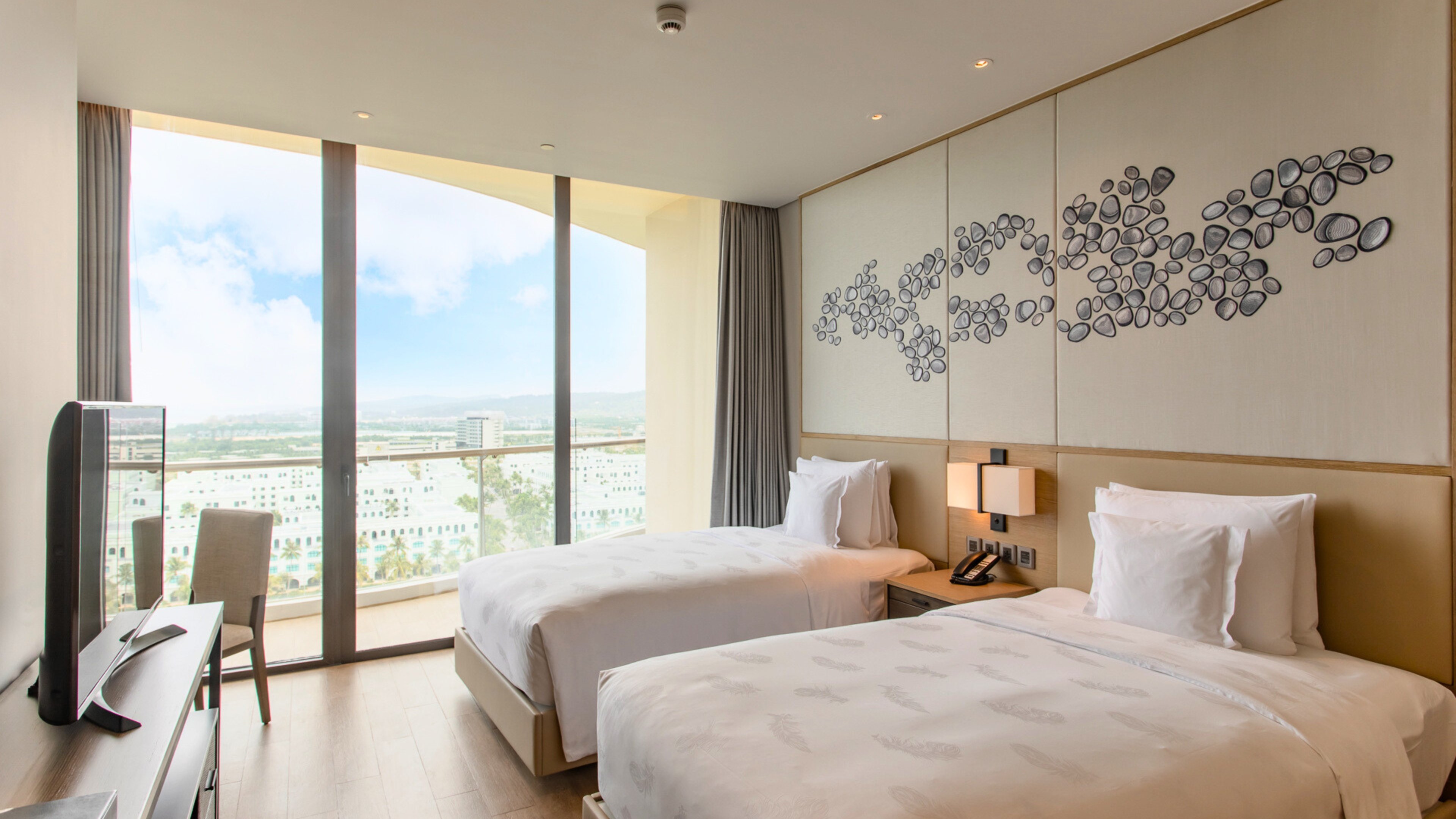 Intercontinental Phu Quoc Long Beach Resort 10/50
