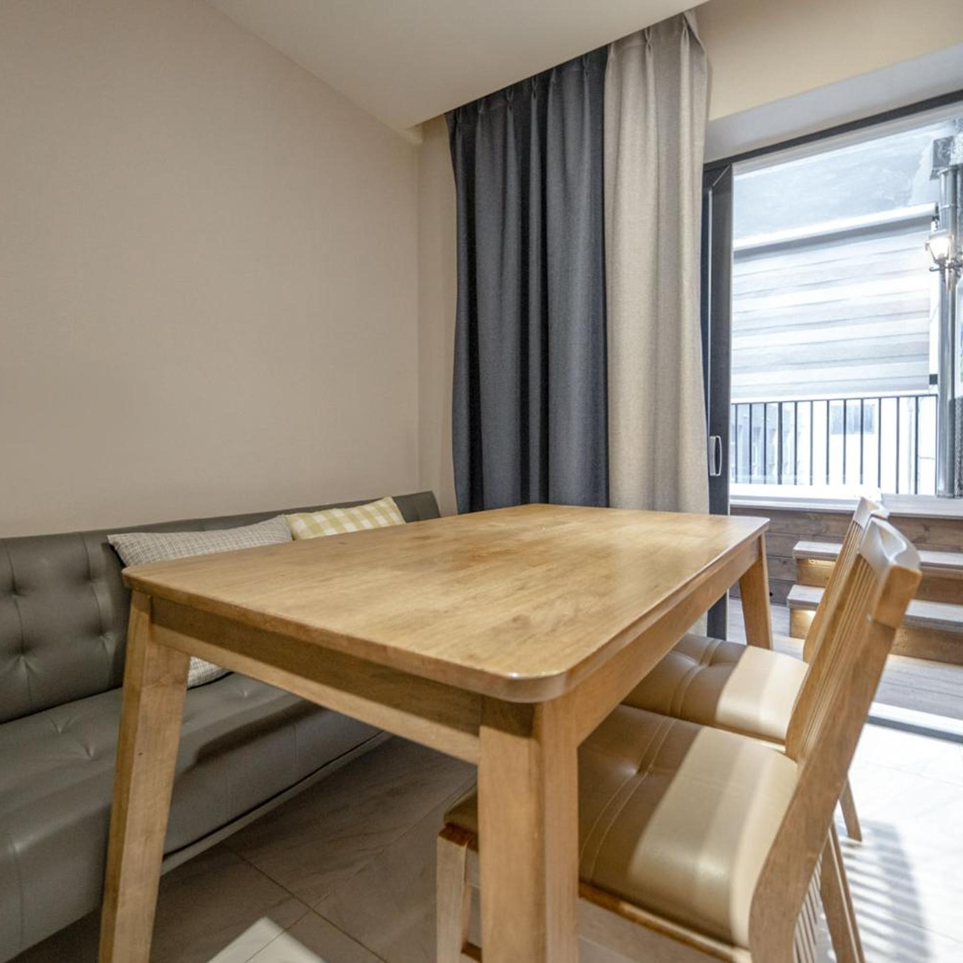 Cheonho Aria Hotel 40/50