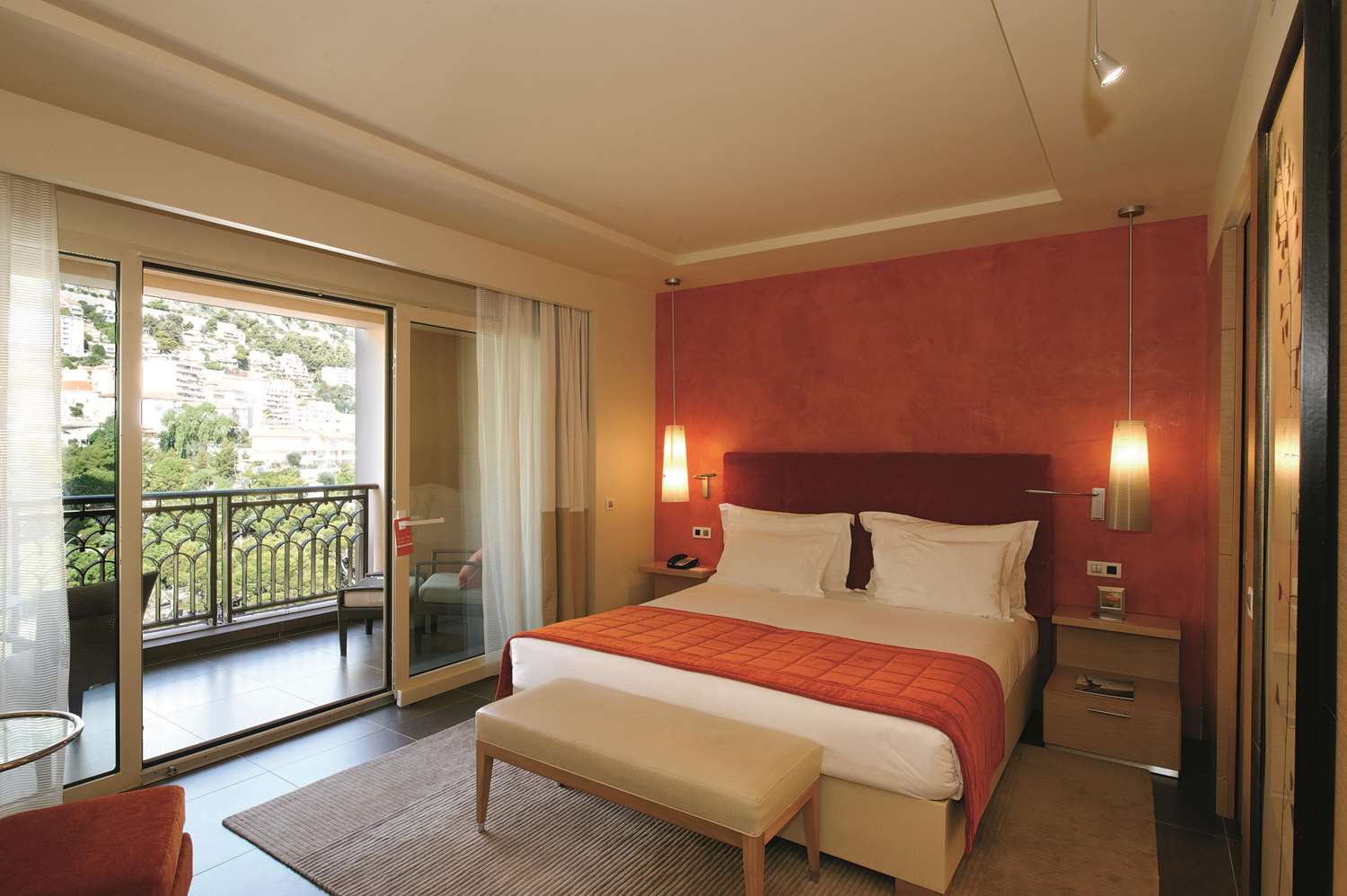 Monte-Carlo Bay Hotel & Resort 6/50
