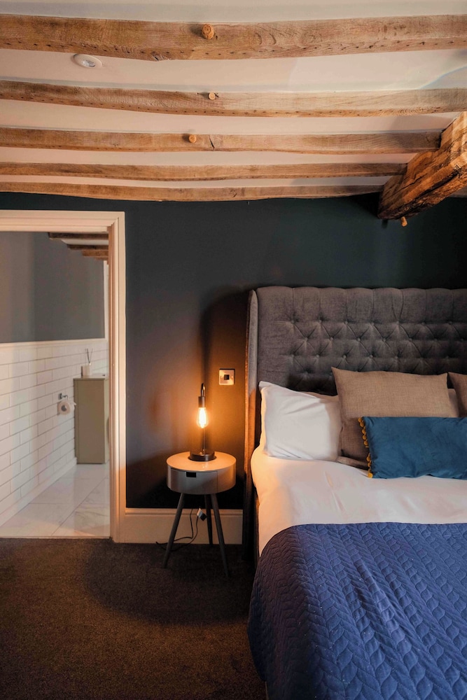 The Vicarage 18/46