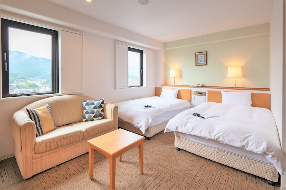 CENTRAL HOTEL IMARI 11/42