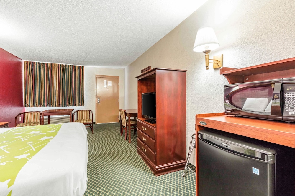 Rodeway Inn Prattville I-65 20/32