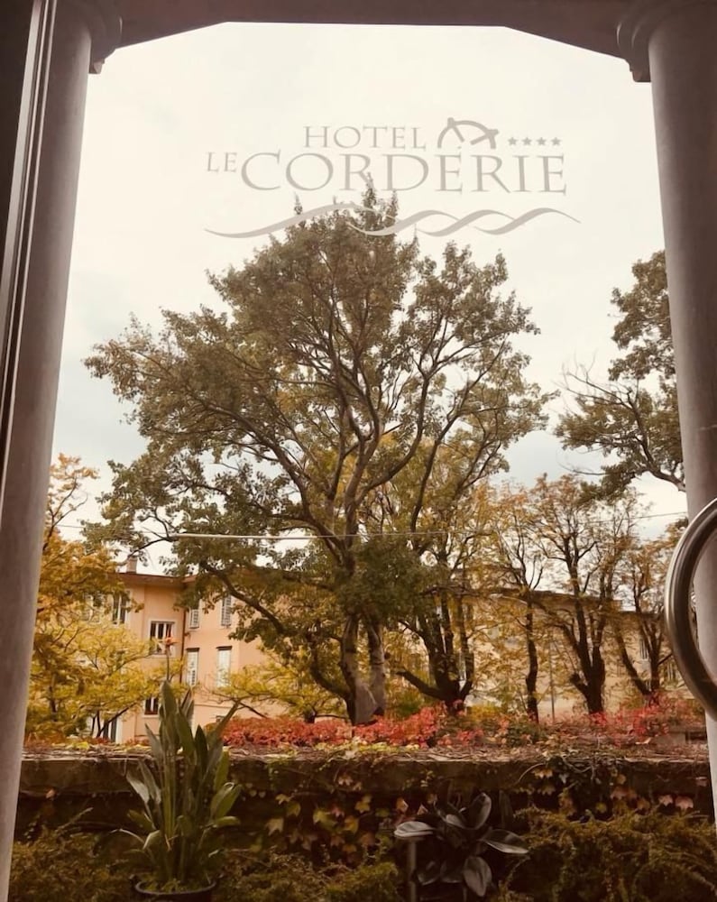 Hotel Le Corderie 32/64