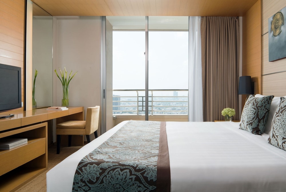 JC Kevin Sathorn Bangkok Hotel (ex. Anantara Sathorn Bangkok Hotel) 12/64