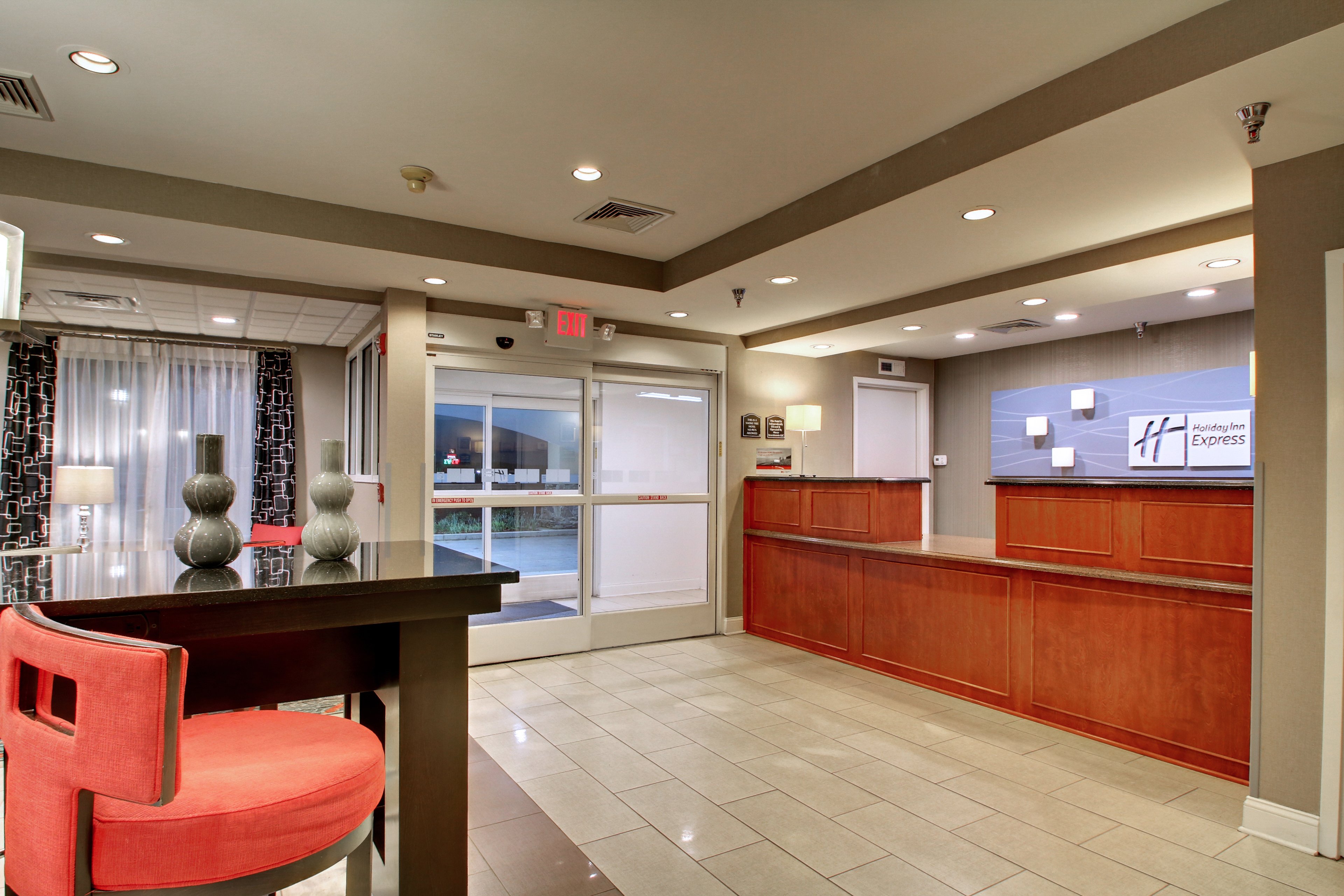 Holiday Inn Express Hurricane Mills Waverly 11/62