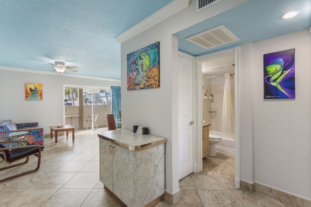 Bay Palms Waterfront Resort - Hotel and Marina 12/70