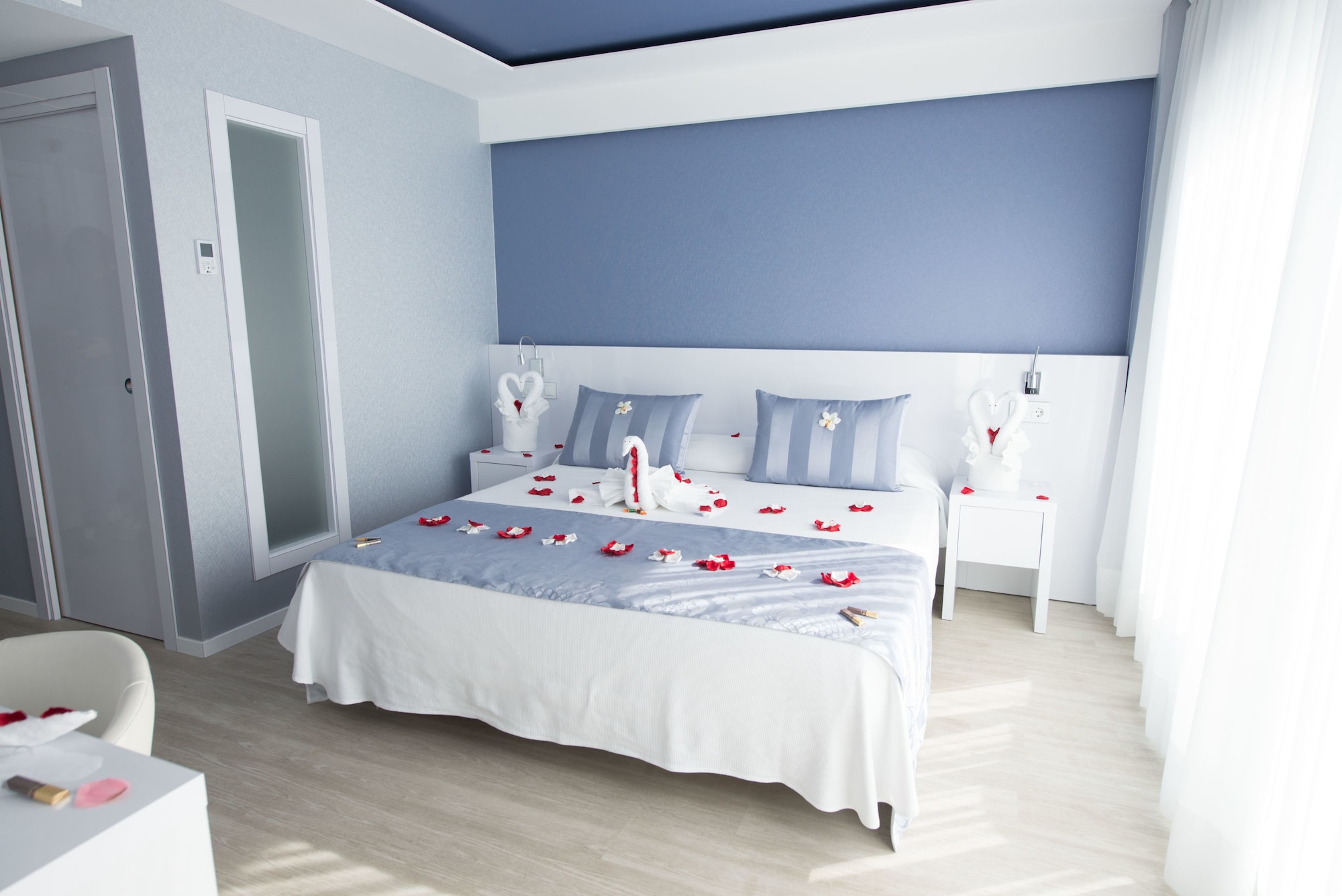 Premier, Twin Beds, Partial Sea View, Partial Line View، Masd Mediterraneo 4/10