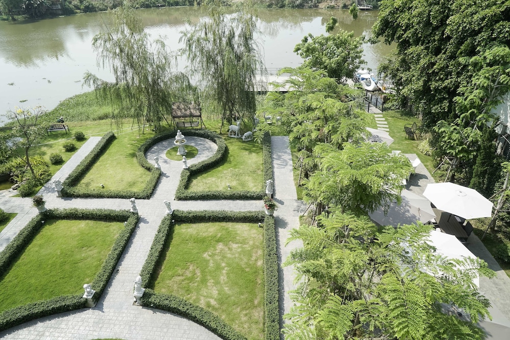Nantra Chiangmai Riverfront Hotel 46/50