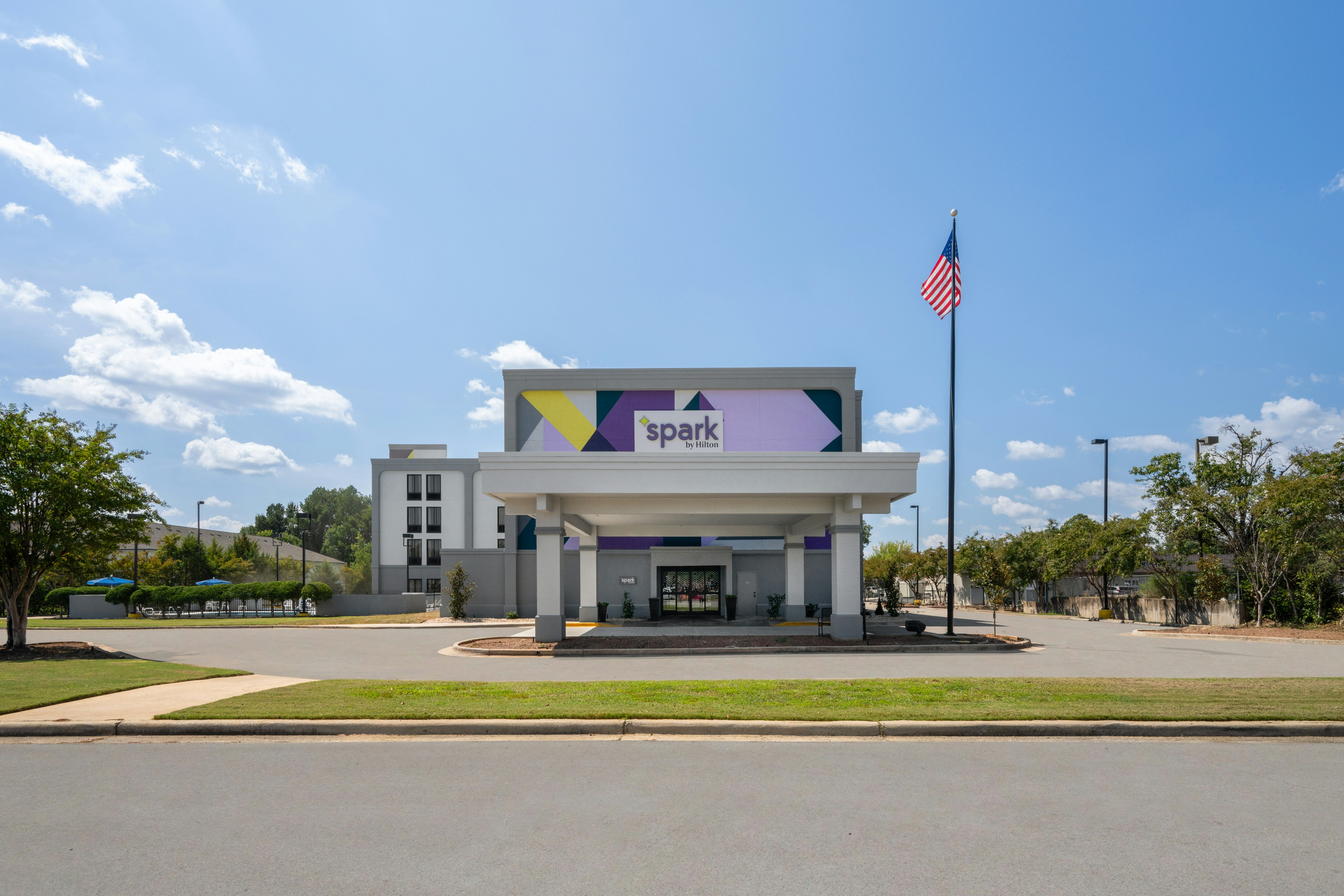 Spark by Hilton Decatur 26/28