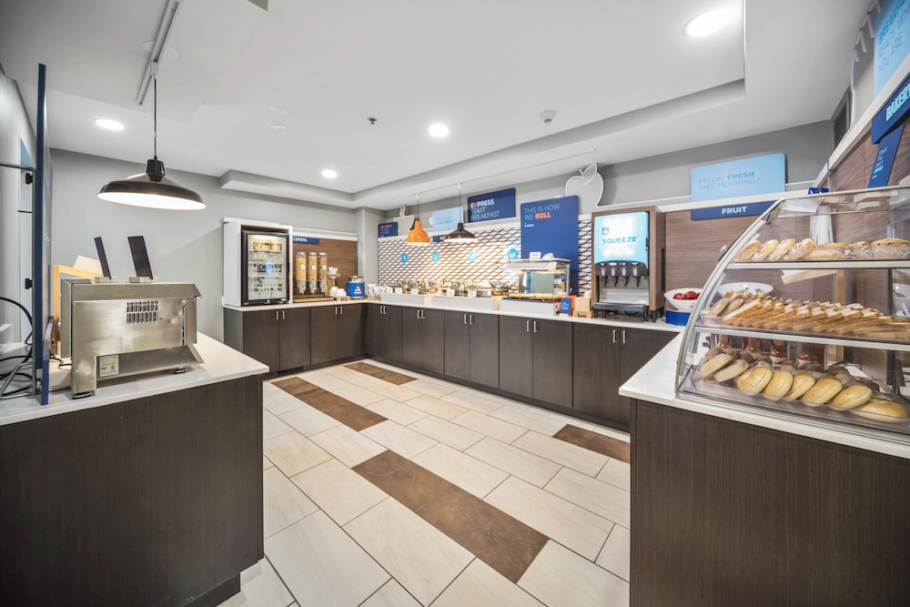 Holiday Inn Express Chicago Nw-Vernon Hills 9/50